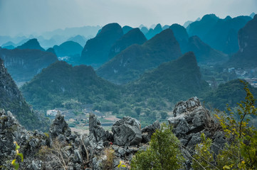 《远离尘嚣》说明了什么