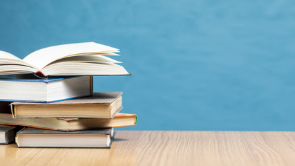 张杰的新歌《看月亮爬上来》歌词