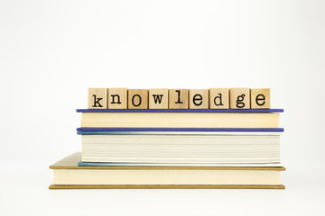 张杰的新歌《看月亮爬上来》歌词