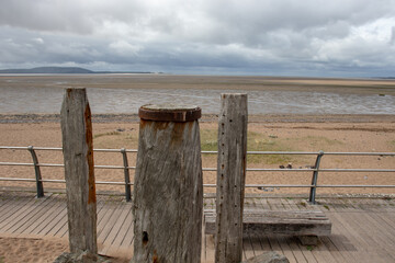 《远离尘嚣》说明了什么