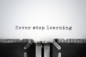 张杰的新歌《看月亮爬上来》歌词