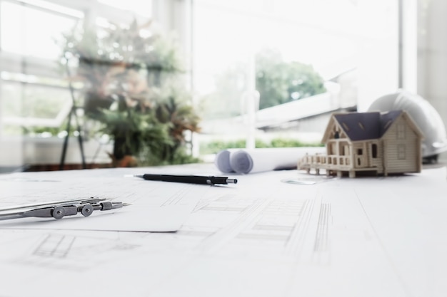 《远离尘嚣》说明了什么