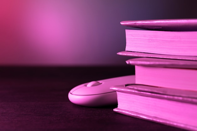 《远离尘嚣》说明了什么